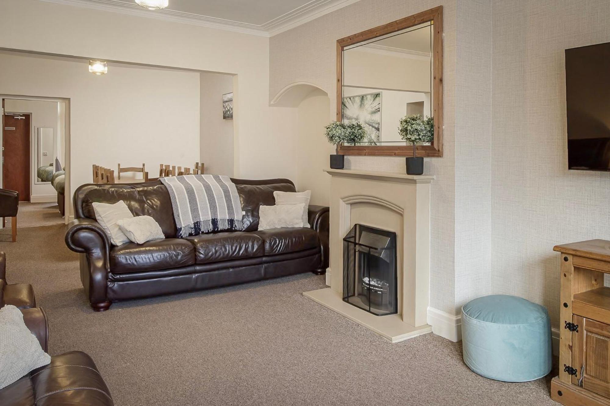 Arnside - Spacious 10-Bedroom Seaside Cottage Blackpool Buitenkant foto