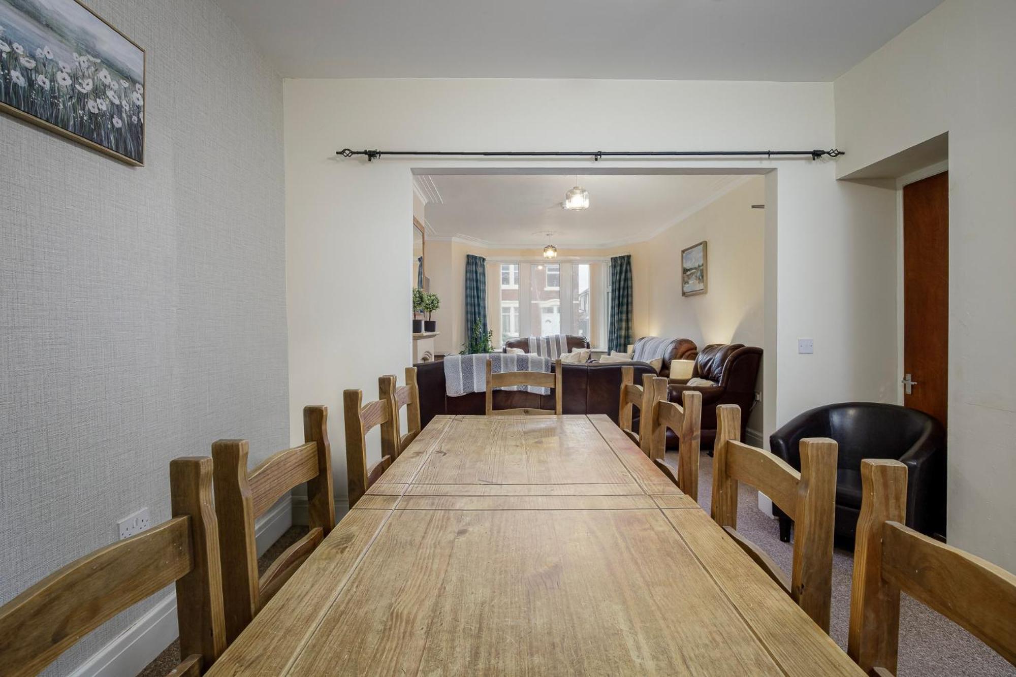 Arnside - Spacious 10-Bedroom Seaside Cottage Blackpool Buitenkant foto