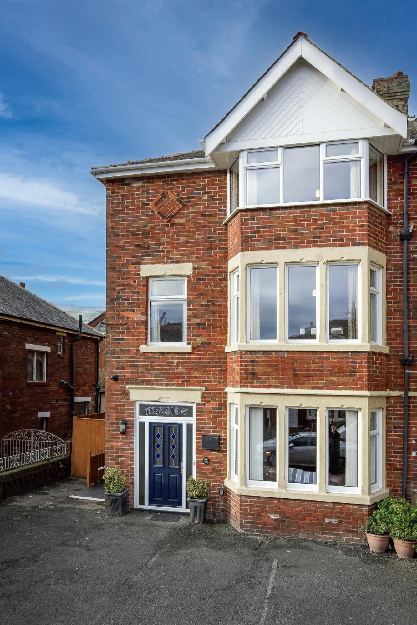 Arnside - Spacious 10-Bedroom Seaside Cottage Blackpool Buitenkant foto