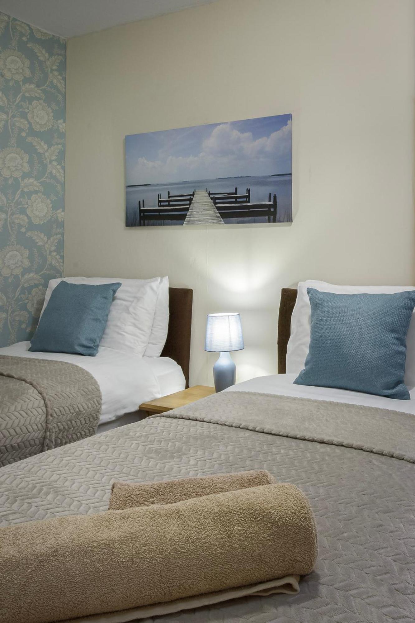 Arnside - Spacious 10-Bedroom Seaside Cottage Blackpool Buitenkant foto