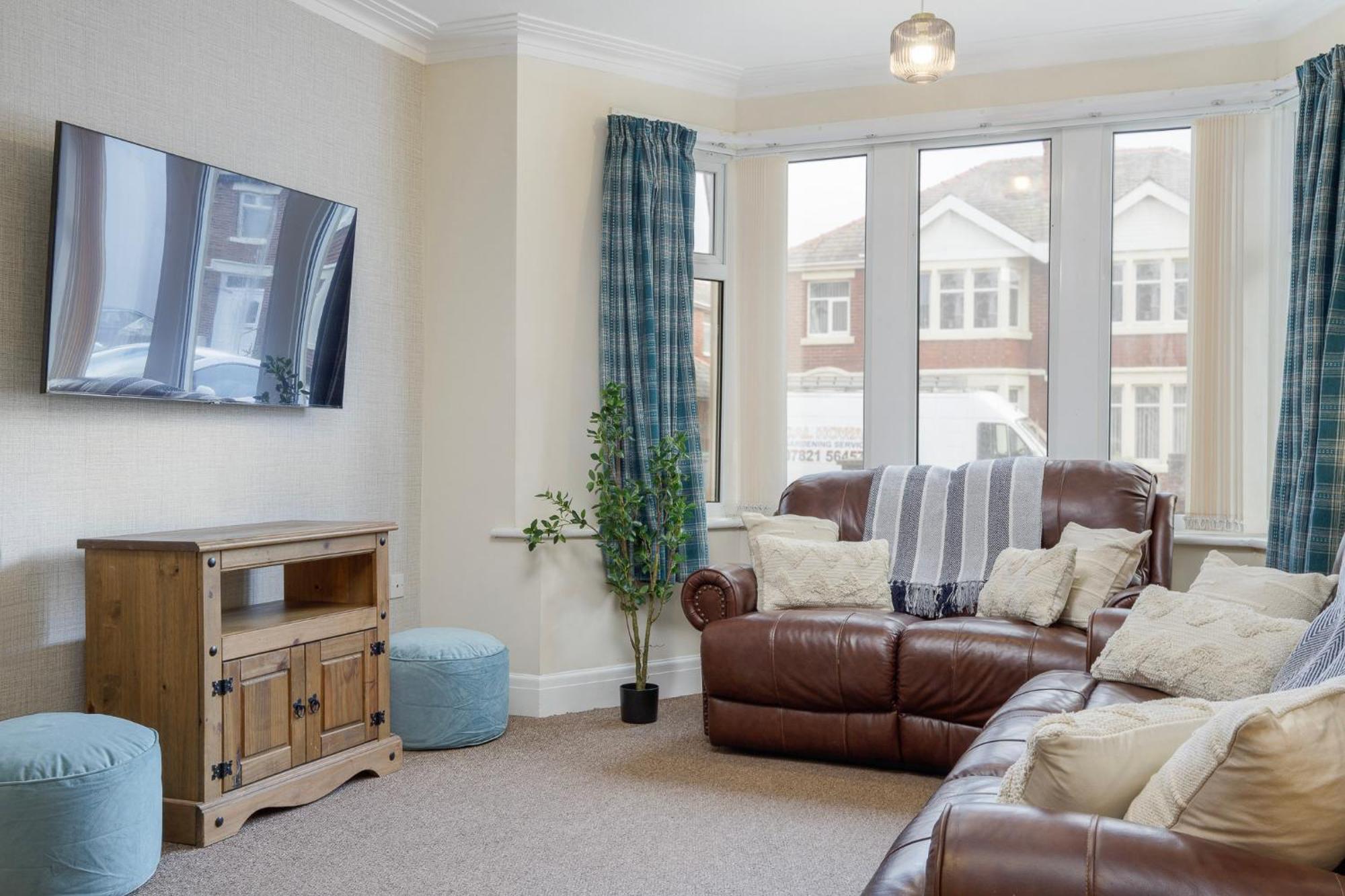 Arnside - Spacious 10-Bedroom Seaside Cottage Blackpool Buitenkant foto