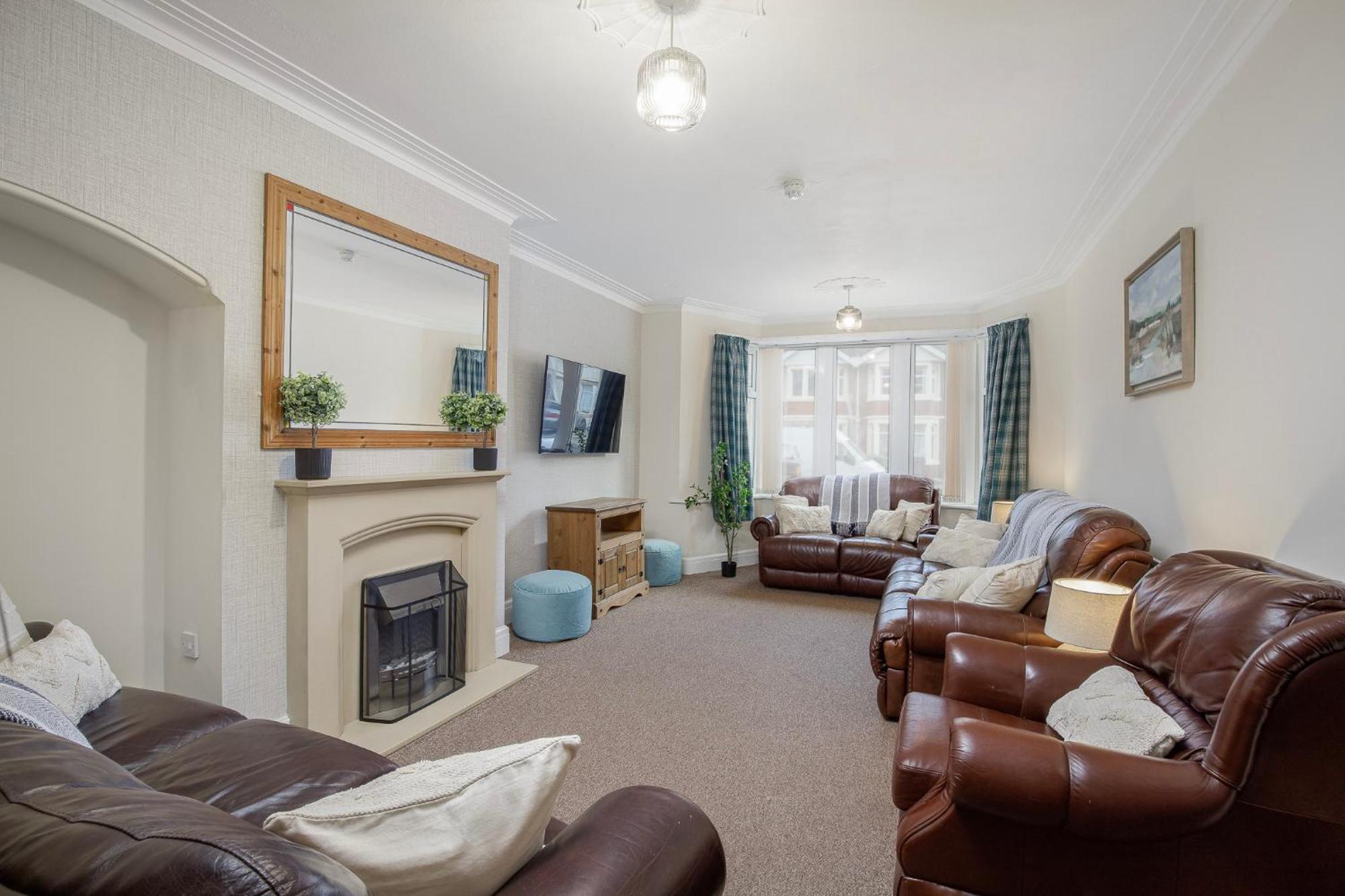 Arnside - Spacious 10-Bedroom Seaside Cottage Blackpool Buitenkant foto