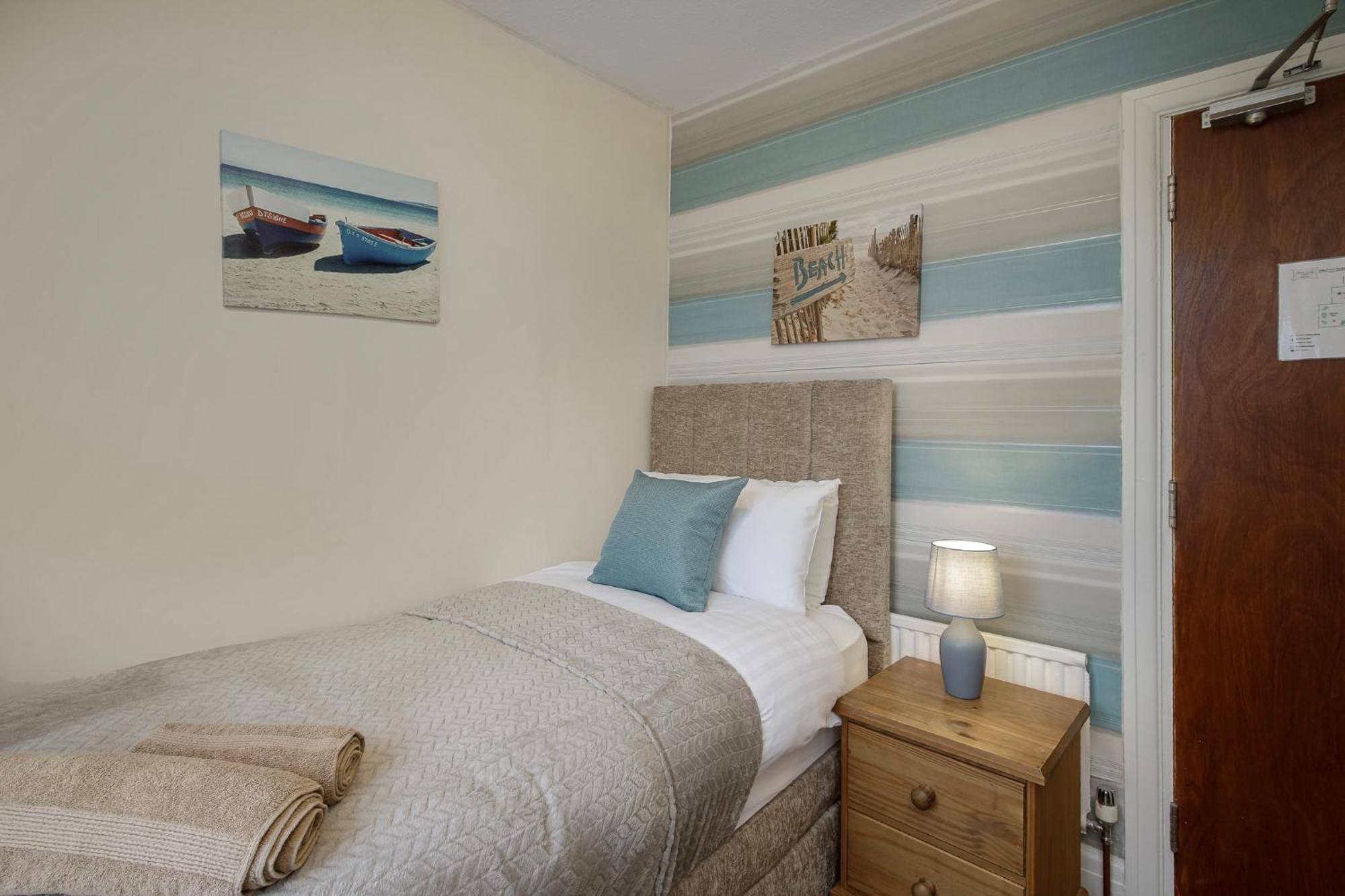 Arnside - Spacious 10-Bedroom Seaside Cottage Blackpool Buitenkant foto