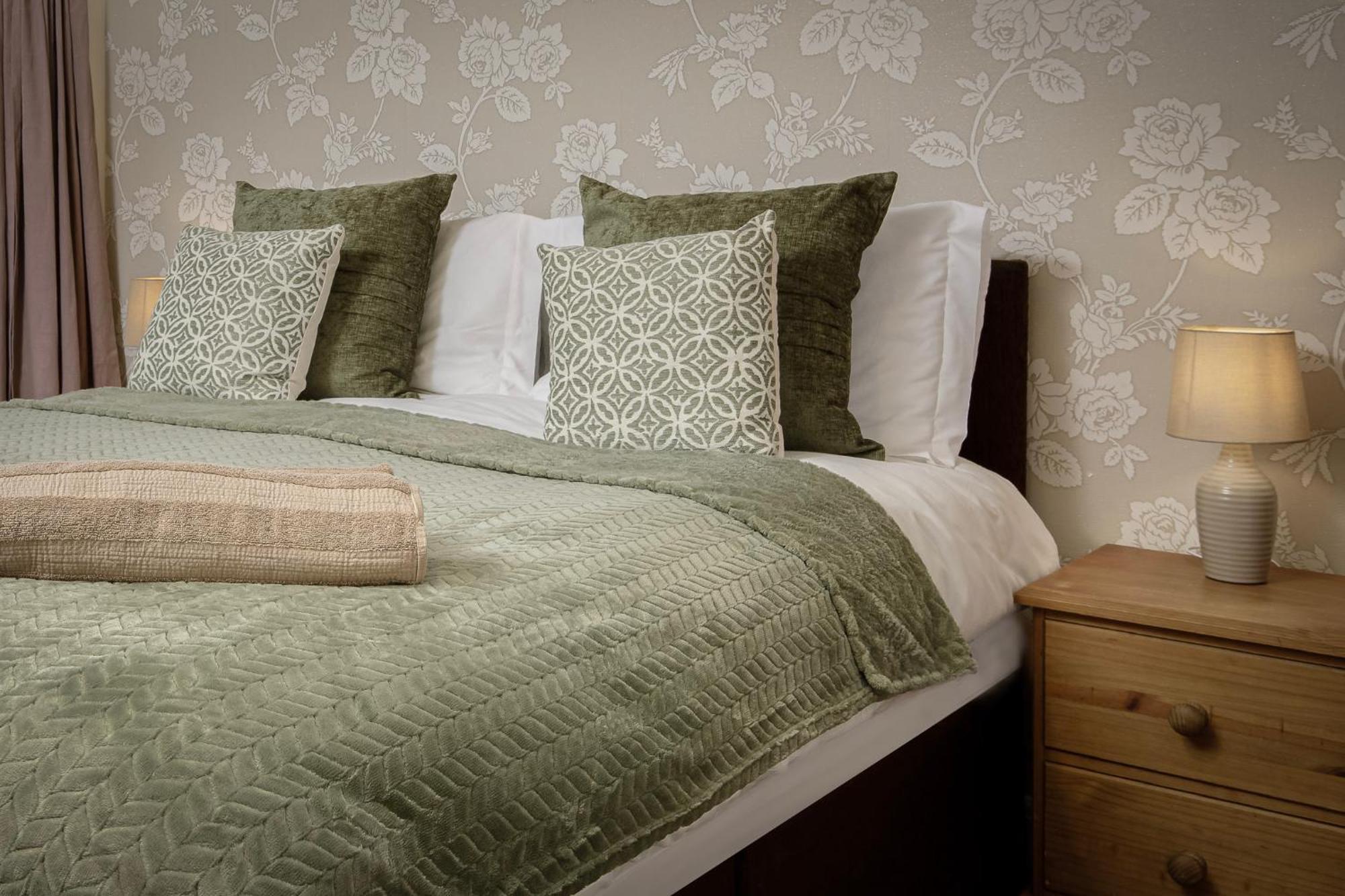 Arnside - Spacious 10-Bedroom Seaside Cottage Blackpool Buitenkant foto