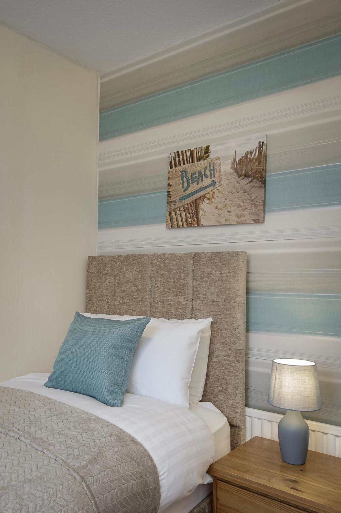 Arnside - Spacious 10-Bedroom Seaside Cottage Blackpool Buitenkant foto